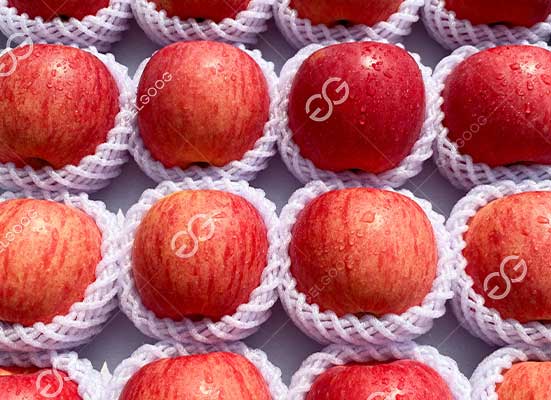 Apple packaging machine