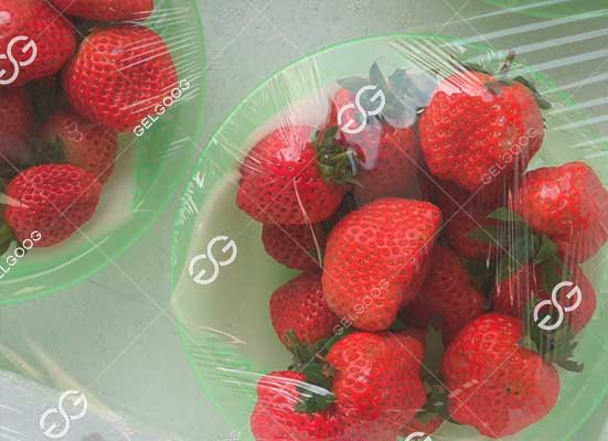 Strawberry packing machine